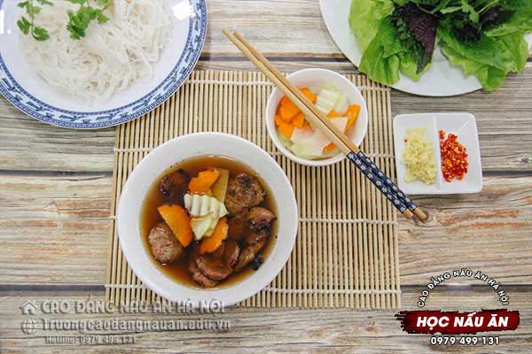 học l&agrave;m b&uacute;n chả h&agrave; nội ở đ&acirc;u