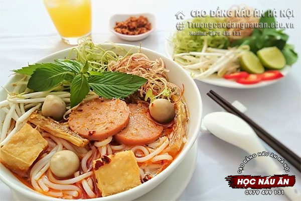 dạy nấu b&uacute;n b&ograve; huế chay