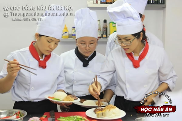 Kh&oacute;a học nấu ăn mở qu&aacute;n cơm