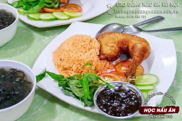 học c&aacute;ch nấu cơm g&agrave; xối mỡ