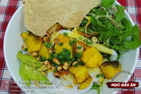 hướng dẫn nấu m&igrave; quảng c&aacute; l&oacute;c