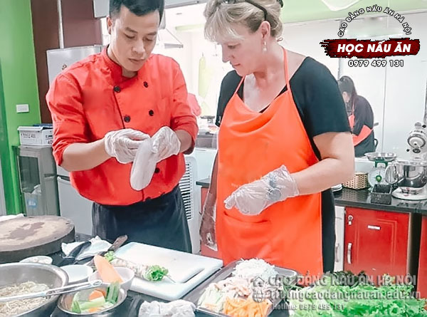 học nấu ăn cho người nước ngo&agrave;i